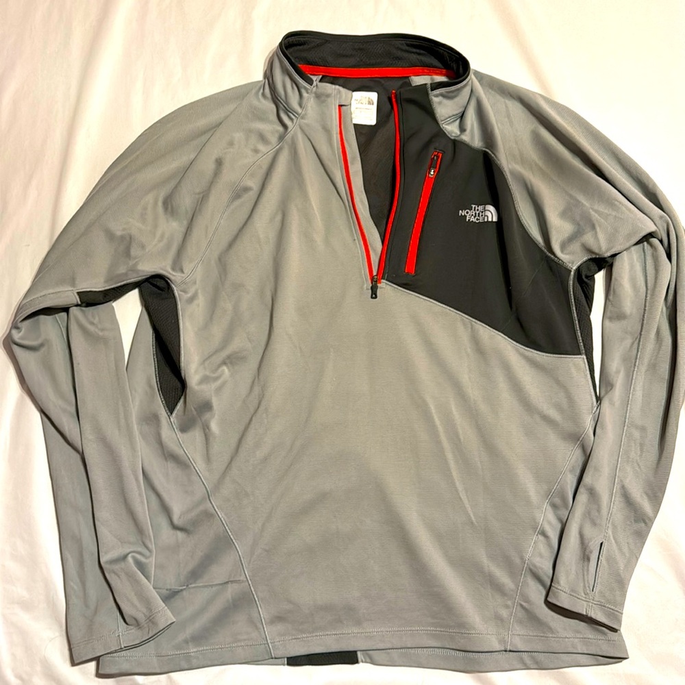 Men’s North Face Quarter Zip - Size XL
